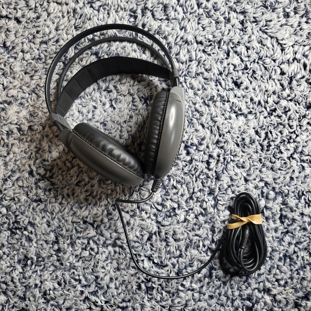 Vintage AKG K-220m Stereo Headphones Large Ear Covers Studio DJ Music Sound